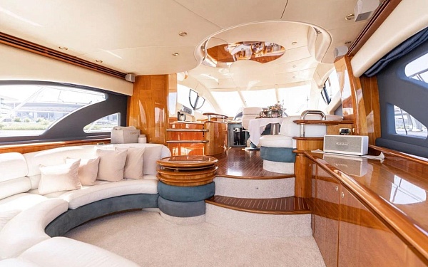 Аренда моторной яхты Azimut 55 в Питере